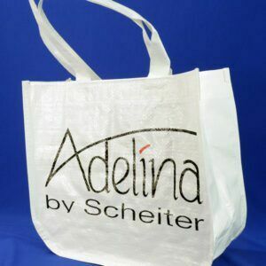 Eleganz in Großbuchstaben: Adelina by Scheiter Taschen für stilvolle Einkäufe