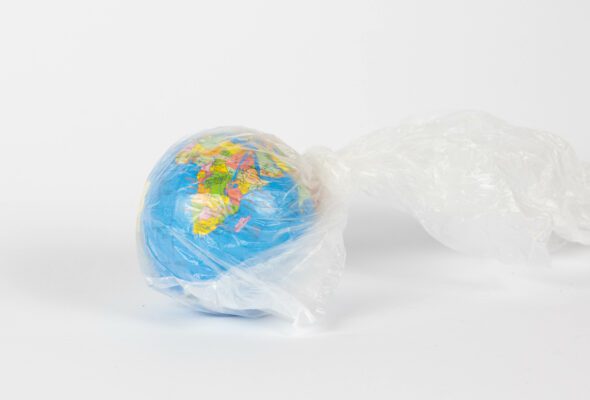 Globus in Plastiktüte eingewickelt Taschen