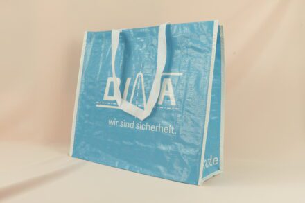 DINA - Sicher und Stilvoll: Vorne Bedruckte PP Woven Einkaufstaschen für Sorglose Shopping-Momente